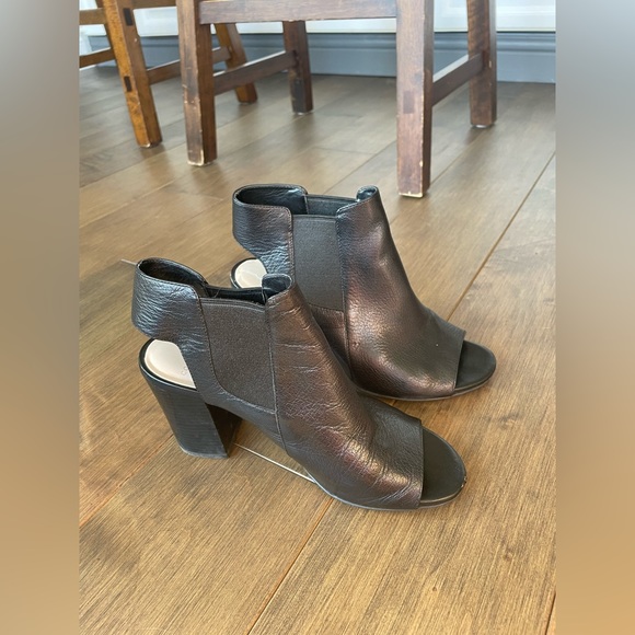 Cole Haan black heels size 5.5 - Picture 2 of 6